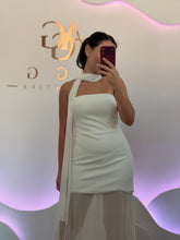 VÉLYA – Şal Detaylı Tül Katmanlı Straplez Beyaz Abiye