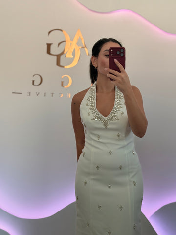 ISÉRA – İnci ve Taş İşlemeli Halter Yaka Beyaz Abiye Elbise